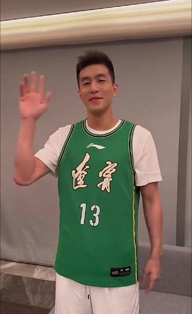 乐鱼体育电竞-包含凭借一波辽宁队，全国篮球锦标赛成功失误，现场球迷泪目的词条