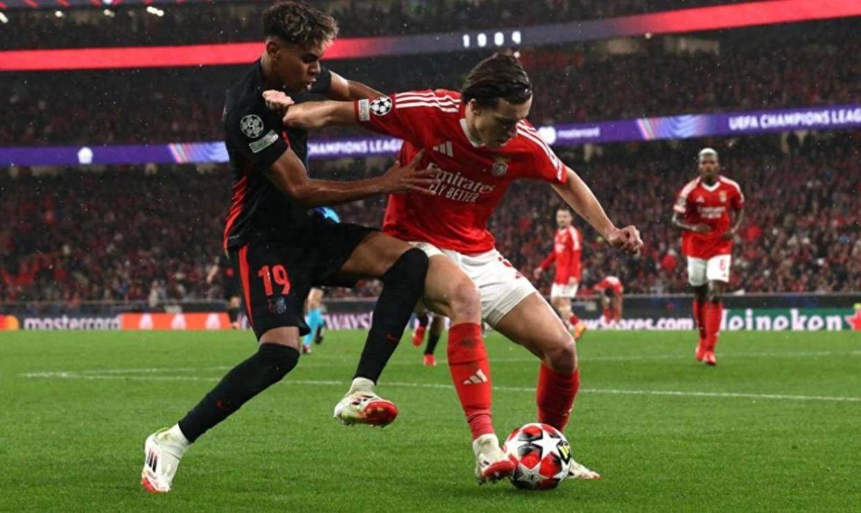 曼联欢呼迎战，晋级欧冠赛场