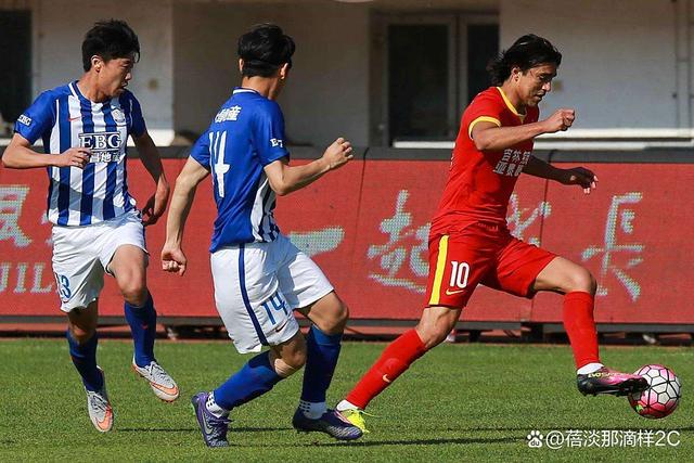 双方势均力敌，赛场瞬间绝对精彩的简单介绍