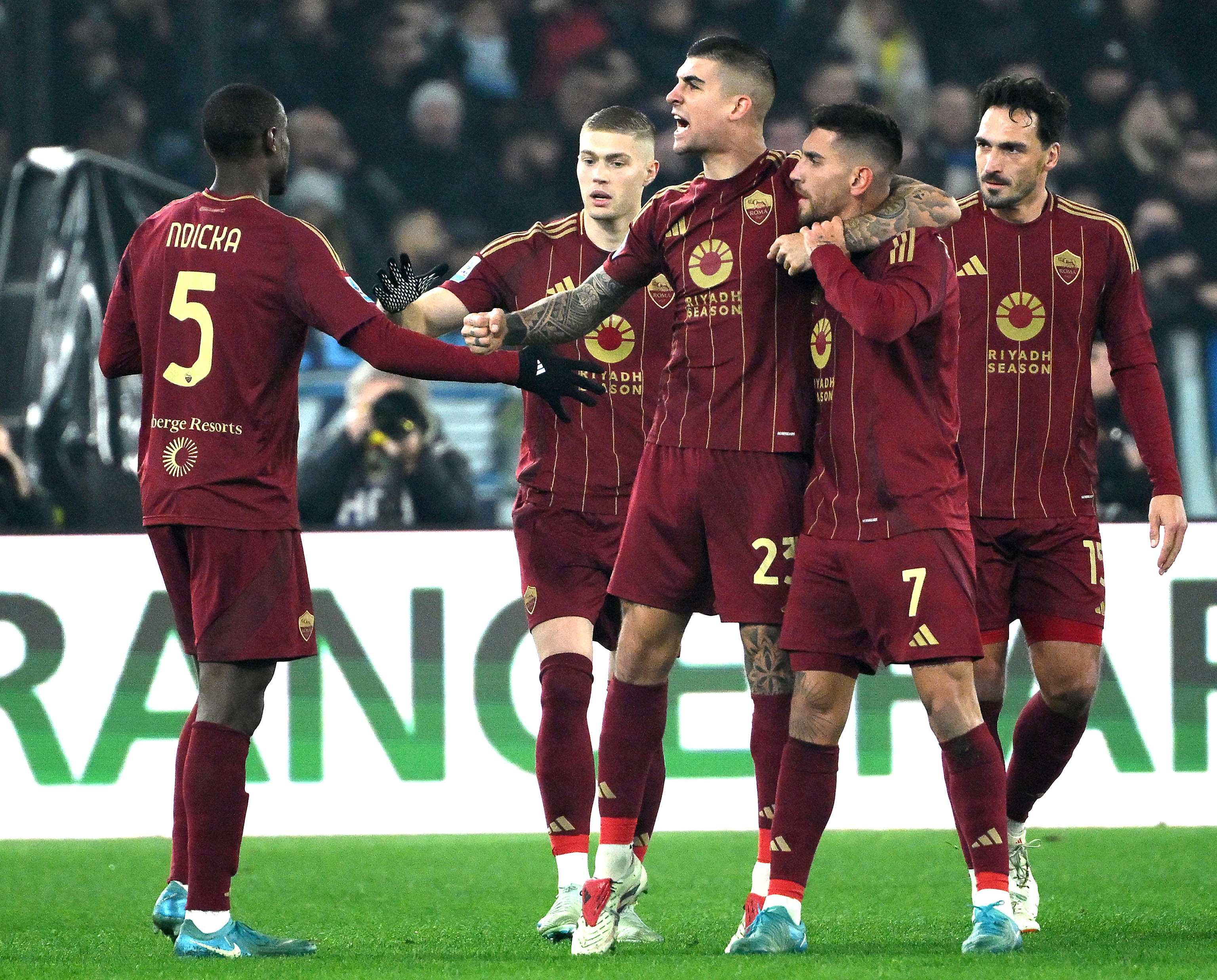 包含意大利与威尔士的较量即将上演，球迷期待一场激烈比赛的词条