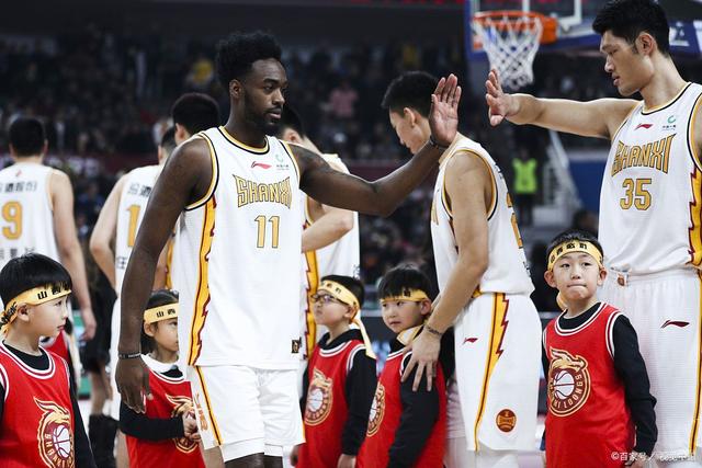 乐鱼体育登录入口-猛龙队队内外援拉开差距实现连胜