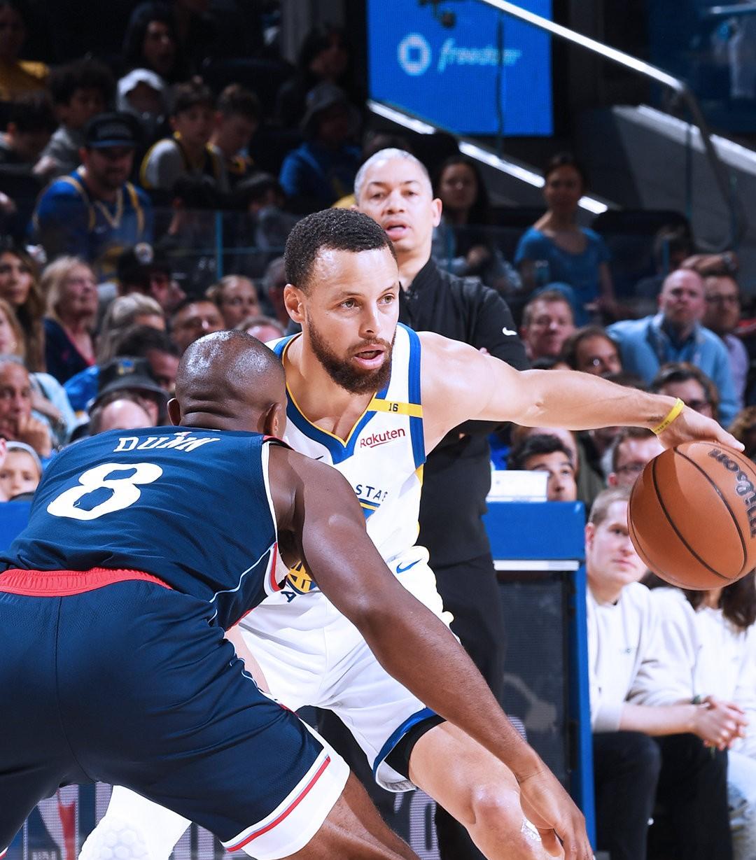 乐鱼体育官网-开拓者客场胜爵士，表现出色！