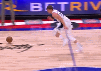 关于活塞前锋板凳发威,独得30分率队反超对手!的信息 关于活塞前锋板凳发威,独得30分率队反超对手!的信息