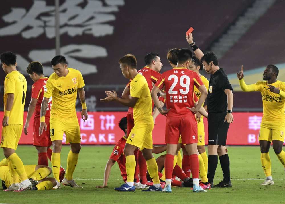 乐鱼体育馆-关于斯图加特后防线踏实稳固，为球队胜利立下汗马功劳的信息